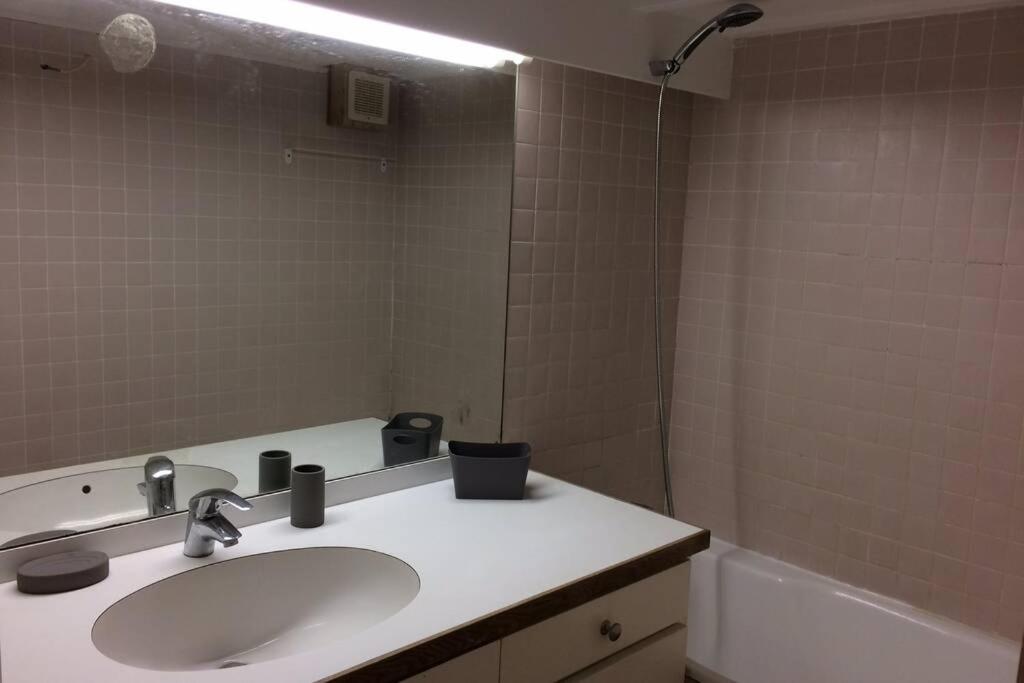 Appartement A 100 M Du Village De 波克罗勒岛 外观 照片